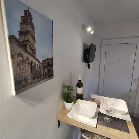 Studio H&m Apartment